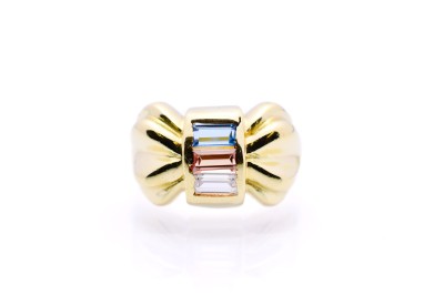 Zlatý prsten s barevnými kamínky, vel. 52