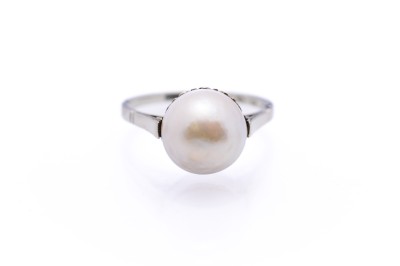 Starožitný prsten z bílého zlata s perlou, vel. 54,5