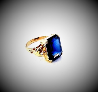 Zlatý prsten s modrým kamenem, vel. 60