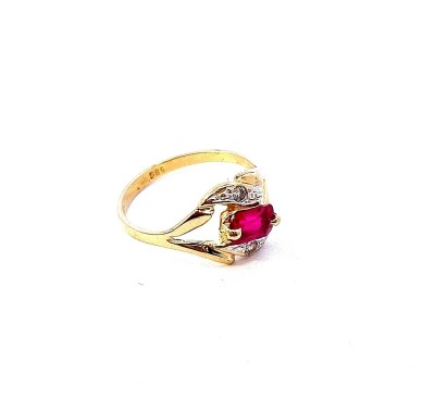 Zlatý prsten s červeným kamenem - rubín a zirkony, vel. 55