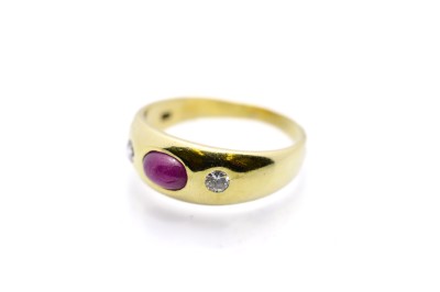 Zlatý prsten s rubínem a diamanty, vel. 55