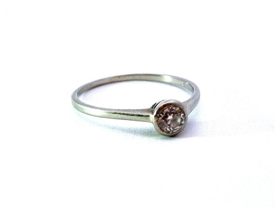 Art deco prsten z bílého zlata s diamantem - solitér, 1. republika, vel. 60