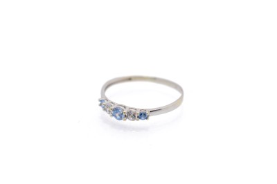 Zlatý prsten se zirkony a modrými kamínky - topaz,  vel. 56