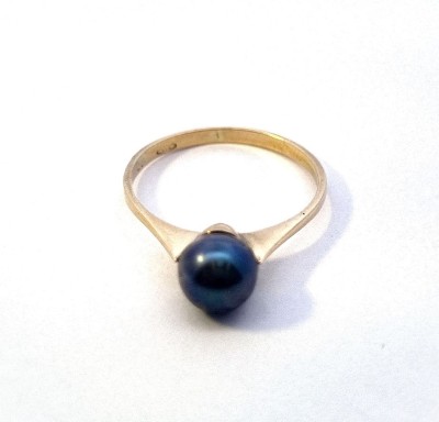 Zlatý prsten s černou perlou, vel. 54