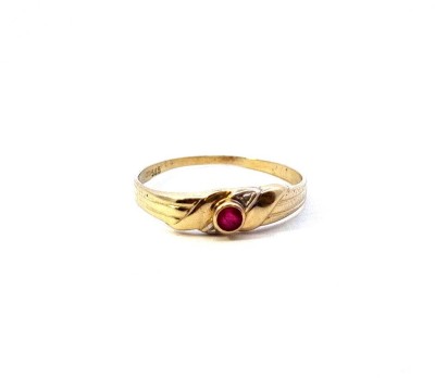 Zlatý prsten s červeným kamínkem - rubín, vel. 55