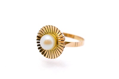 Zlatý prsten s perlou, vel. 55