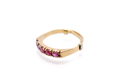 Zlatý prsten s růžovými kameny, rubín, vel. 57