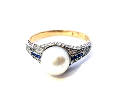 Art deco prsten s diamanty, perlou a safíry