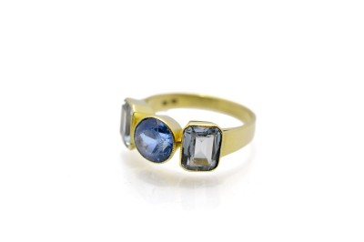 Zlatý prsten s modrými kameny, vel. 60