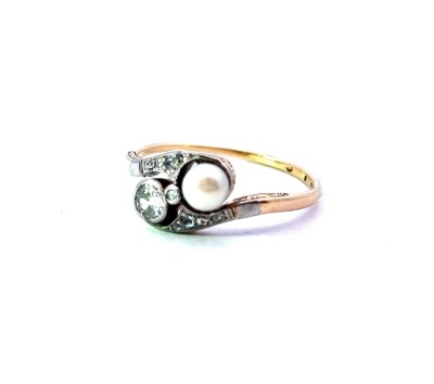 Starožitný zlatý prsten s diamanty a perlou, vel.59
