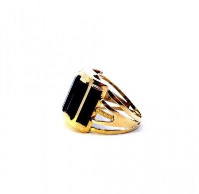 Zlatý prsten s onyxem, vel. 54