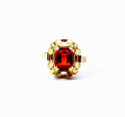 Zlatý prsten s oranžovým kamenem, vel. 59