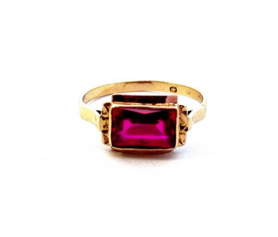 Starožitný zlatý prsten s rubínem, vel. 54