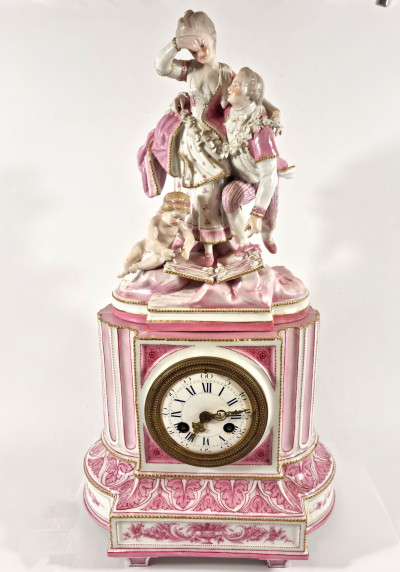 Porcelánové hodiny figurální