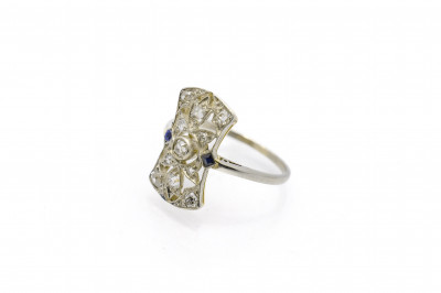 Starožitný zlatý prsten se safíry a diamanty, vel. 53,5