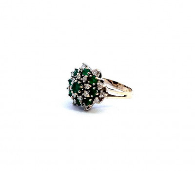 Zlatý prsten s diamanty a smaragdy, vel. 51