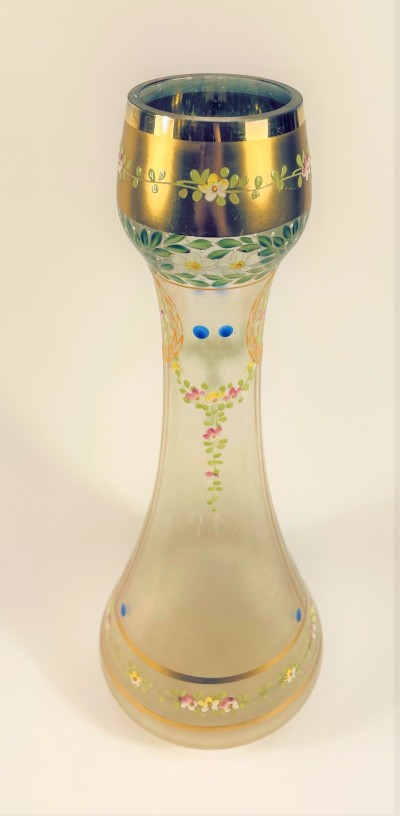 Skleněná - secesní stolní váza