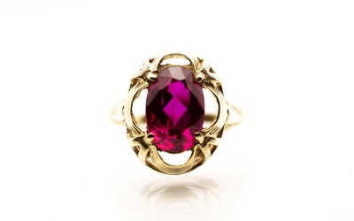 Zlatý prsten s červeným kamenem, vel.58