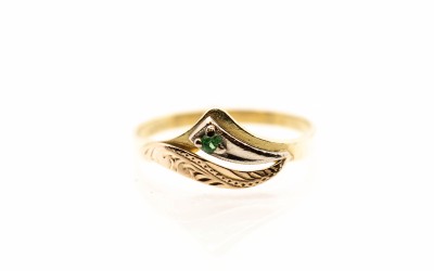 Zlatý prsten se zeleným kamínkem, vel. 56,5