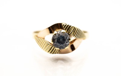 Zlatý prsten s modrým kamenem, vel. 63