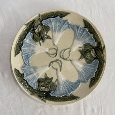 Okrasný talíř s motivem lilie - Olomučany