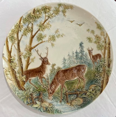 Okrasný talíř s motivem jelenů
