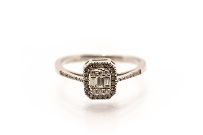Prsten z bílého zlata s diamanty, vel. 54