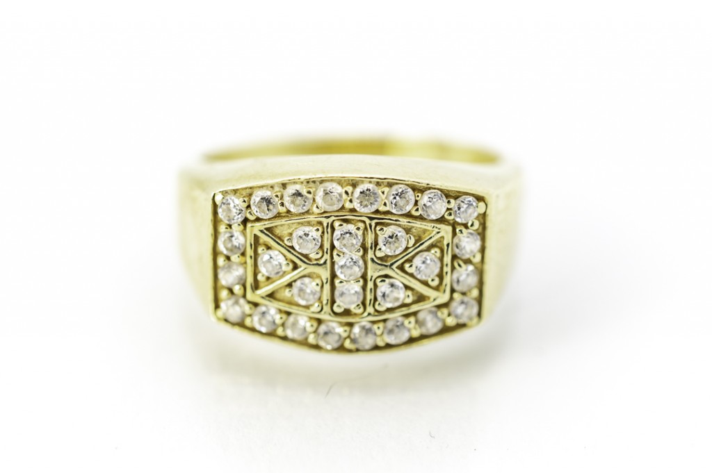 Luxusní zlatý prsten