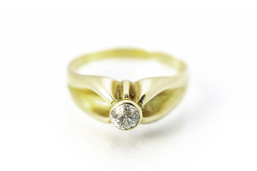Zlatý prsten s diamantem 0,22 ct