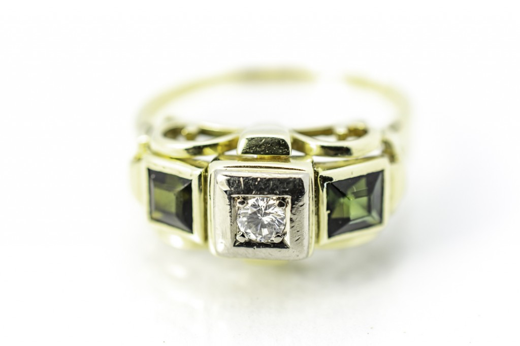 Zlatý prsten se smaragdy a diamantem vel. 58