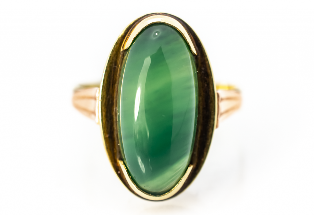 Prsten s duhovo-zeleným kamenem