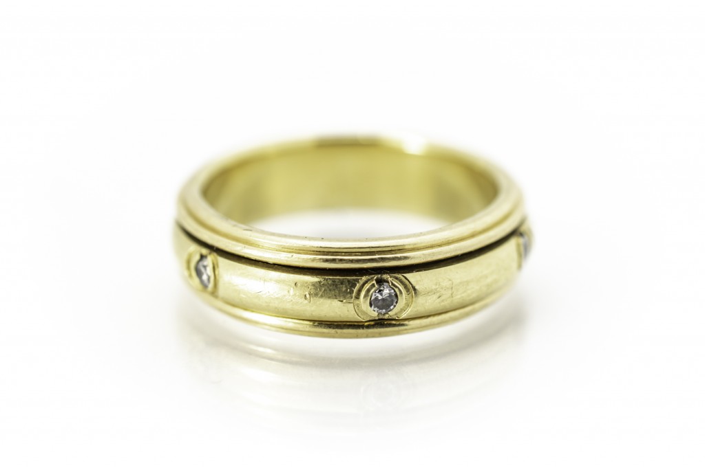 Zlatý prsten s diamanty 6 x 0,08 ct, vel. 54