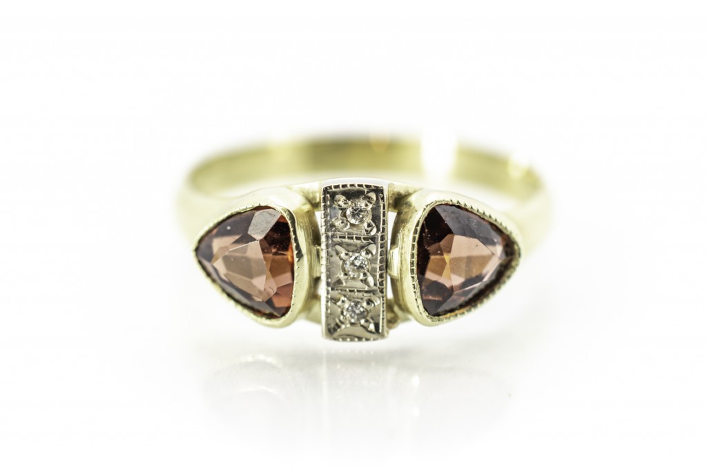 Zlatý prsten s diamanty 0,15 ct, vel. 60