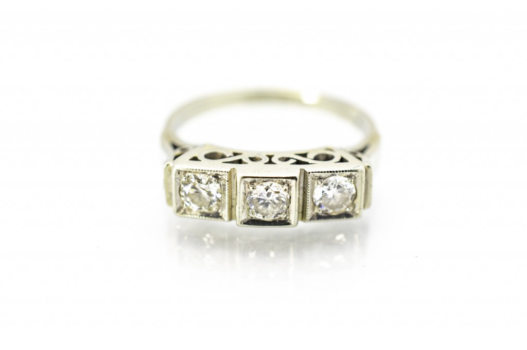Zlatý prsten ,,Triáda,, s diamanty, vel. 50
