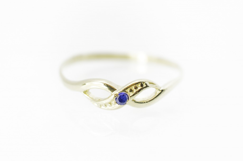 Zlatý prsten s modrým kamínkem, vel. 55