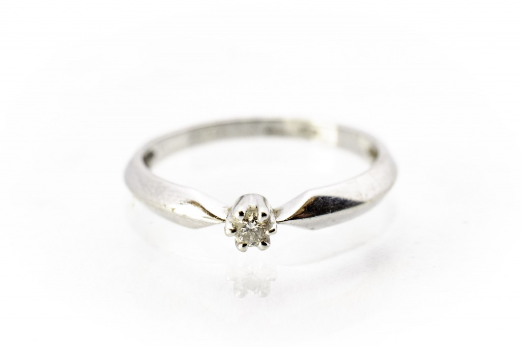 Zlatý prsten s briliantem 0,07 ct, vel.54