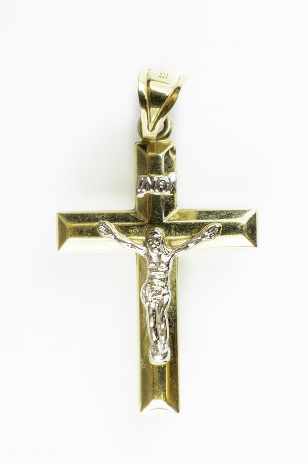 Zlatý křížek s Kristem