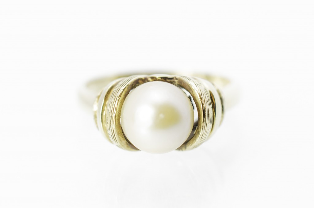 Zlatý prsten s perlou, vel. 49