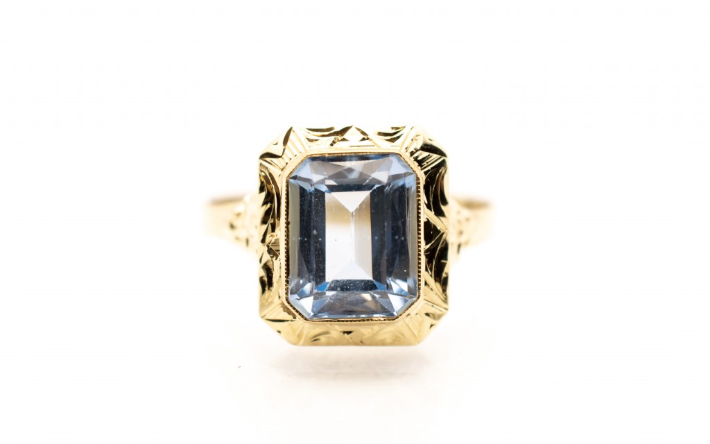 Zlatý prsten s modrým kamenem, vel. 59