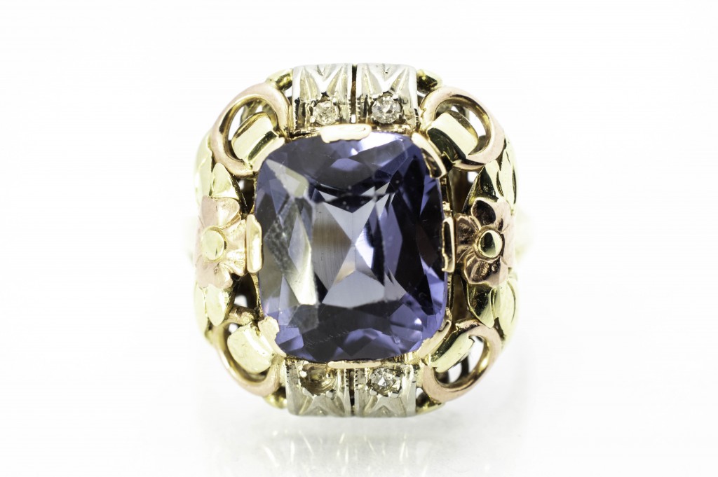 Zlatý prsten s fialovým kamenem, vel. 54