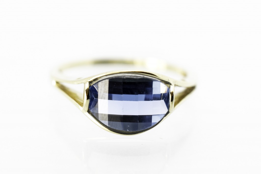 Zlatý prsten s modrým kamenem, vel. 55,5
